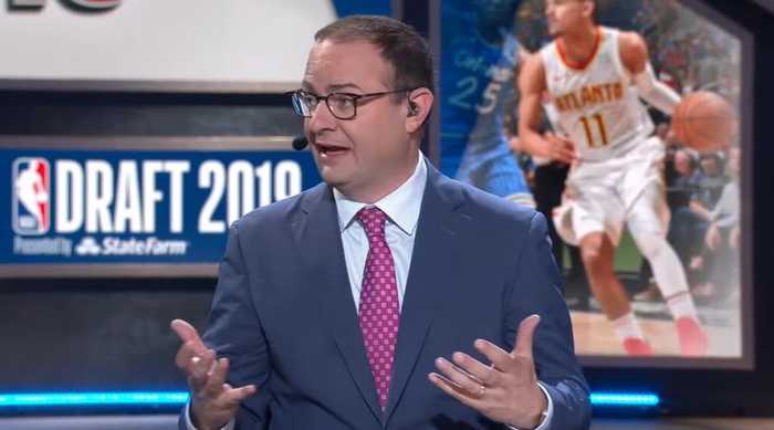 2年前的今天：Woj发文宣布退休 NBA从此进入Shams一家独大时代